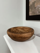 Load image into Gallery viewer, Round Carved Solid Wood Bowl