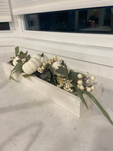 Load image into Gallery viewer, Low Rise Centrepiece