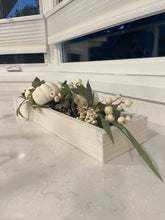 Load image into Gallery viewer, Low Rise Centrepiece