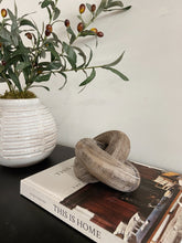 Load image into Gallery viewer, Wooden Knot