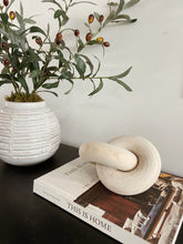 Load image into Gallery viewer, Wooden Knot