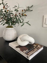 Load image into Gallery viewer, Wooden Knot