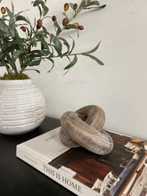 Load image into Gallery viewer, Wooden Knot