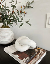 Load image into Gallery viewer, Wooden Knot