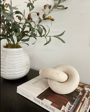 Load image into Gallery viewer, Wooden Knot