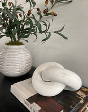 Load image into Gallery viewer, Wooden Knot